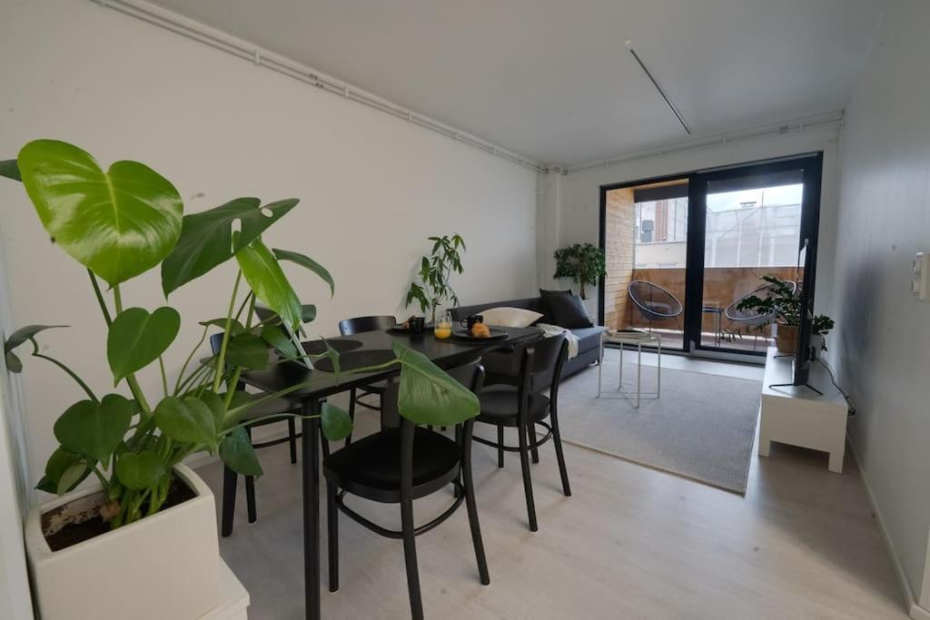 Apartamento 3H,K,P - Keskellae Tamperetta Kaunis Parvekkeellinen Uusittu Kolmio Exterior foto