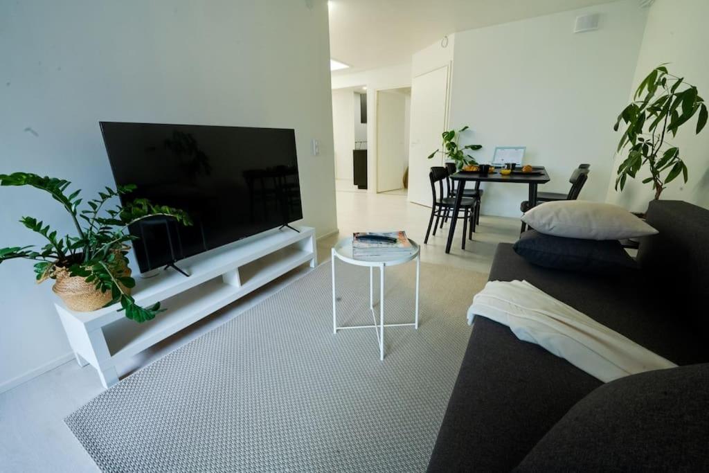 Apartamento 3H,K,P - Keskellae Tamperetta Kaunis Parvekkeellinen Uusittu Kolmio Exterior foto